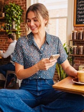 Blue Floral Short-Sleeve Button-Up Blouse